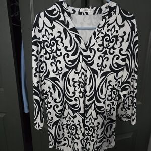 Black and White Patterned Women's Top